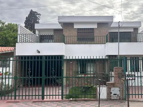 VENTA 2 CASA EN LOS PLATANOS EXC UBICACION Y RENTA