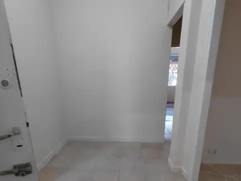 Depto Tipo Casa en Alquiler en Monte Castro, $ 750.000