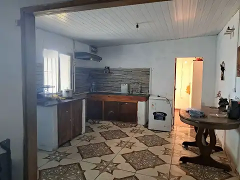 Casa 4 ambientes con 1 baño