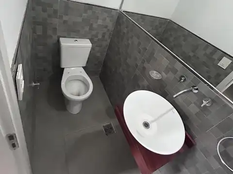 Casa en Alquiler con 2 cocheras