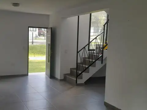 Dúplex en Alquiler – Housing Reina Sofía Villa Allende