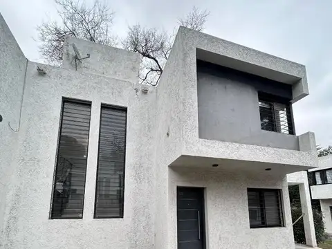 Casa en Alquiler en Villa Allende Centro, $ 1.300.000
