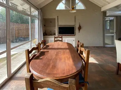 Casa en Venta con 4 cocheras