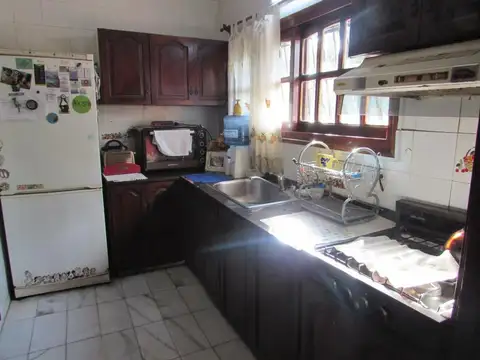Casa en esquina en planta baja 3suites sobre 868m2 Fisherton