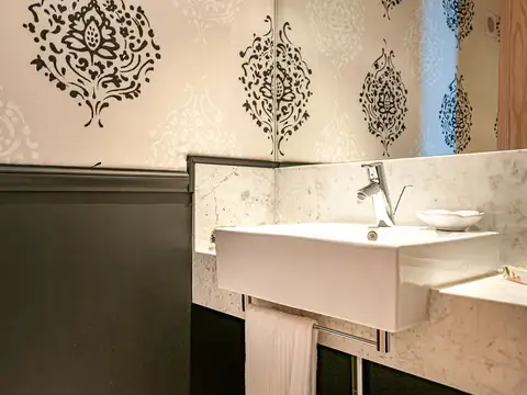 Departamento 5 ambientes con 4 baños