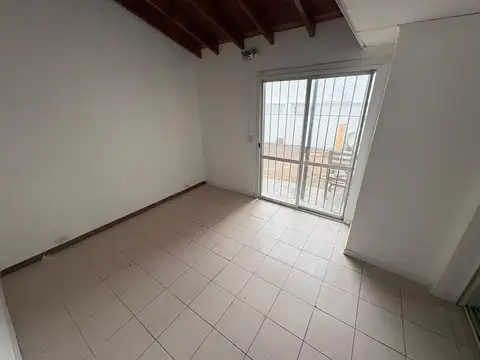 Depto Tipo Casa 3 ambientes con 1 baño