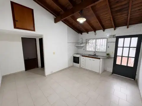PH tipo casa de 3 ambientes en alquiler
