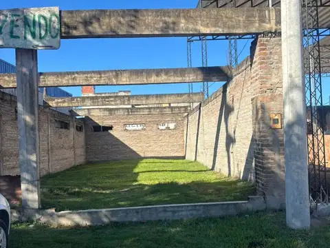 Venta de Galpon con Construccion en Reconquista