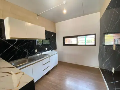 Casa en Alquiler con 1 cochera