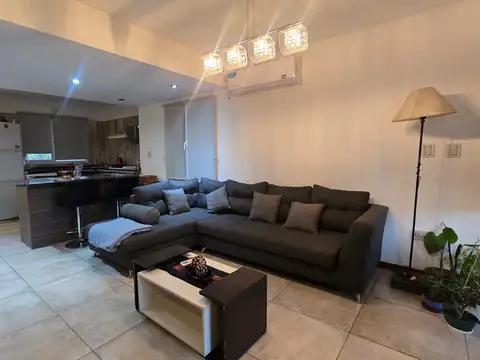 Casa 2 ambientes con 1 baño