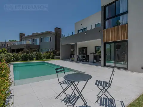 Casa  En Venta - El Canton - Norte - A la Laguna PG