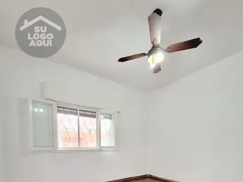 Casa en Alquiler con 3 cocheras
