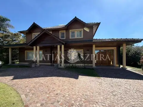 Venta de Casa 5 Ambientes en Boca Raton, Pilar con pileta climatizada