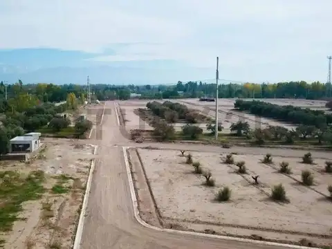 VENTA LOTE CENTRAL 300m² B° PRIVADO AMPROS 8 MAIPU