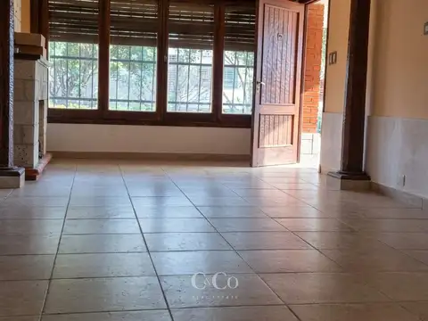 Casa en Venta con 1 cochera