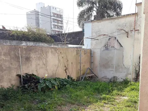 Casa 6 ambientes con 2 baños