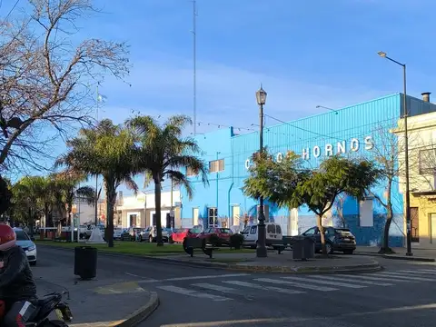 Local en Alquiler en Los Hornos, $ 1.850.000