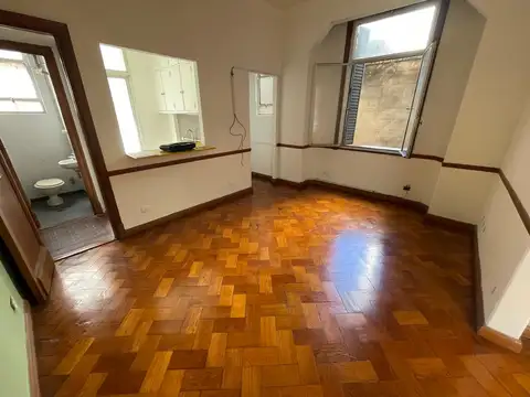 EXCEPCIONAL DOS AMB, PURA COMODIDAD, DOS BAÑOS, DE LOS DE "ANTES" 