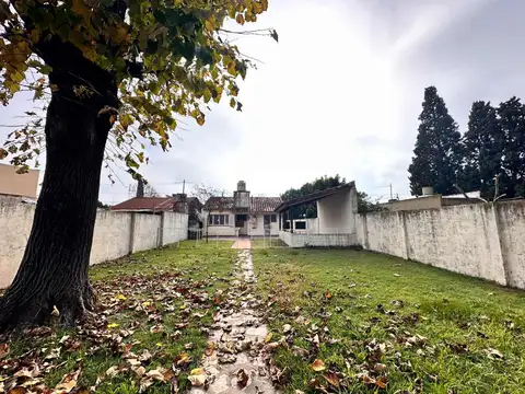 Venta casa 3 Amb c/parque, Lote de 10x46 Llavallol