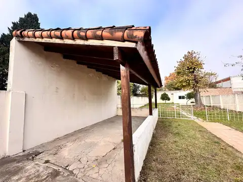 Venta casa 3 Amb c/parque, Lote de 10x46 Llavallol