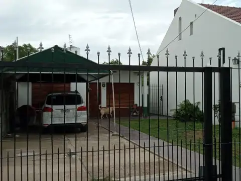 Venta de casa en José Mármol
