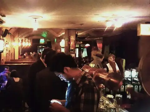 Local en Venta Via Púb.