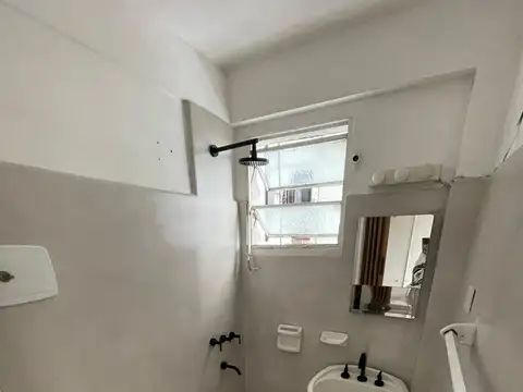 VENTA 2 AMBIENTES LUMINOSO PISO ALTO BARRANCAS