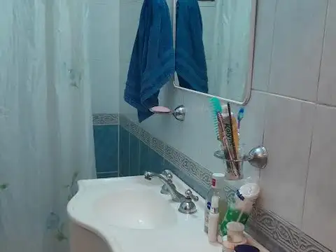 Casa 5 ambientes con 1 baño