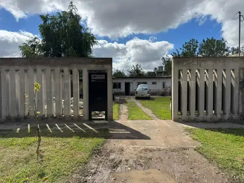 CASA EN VENTA EN BARRIO AEROPUERTO LA PLATA