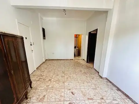 Calle Luzuriaga 1400