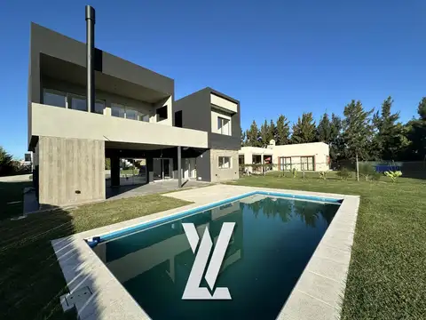 Casa 4 amb en venta Las Golondrinas - Hudson