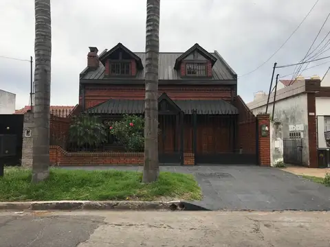 Casa en Venta en Villa Luzuriaga, USD 300.000
