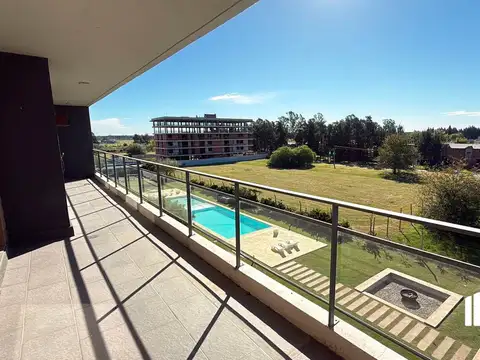Venta Departamento 2 dormitorios con cocheras Condo 7 Tierra Nueva Fisherton