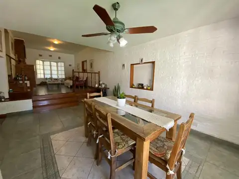 Casa 5 ambientes con 5 baños