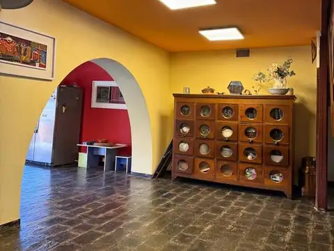 Casa 6 ambientes con 4 baños