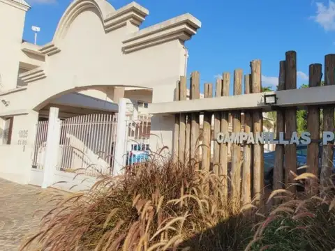 PH Tipo Casa con AMPLIO JARDIN, PILETA y PARRILLA. 2 Cocheras