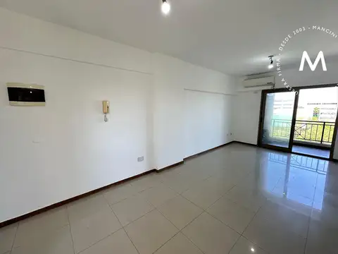 Departamento en Alquiler en Villa Ballester, $ 750.000