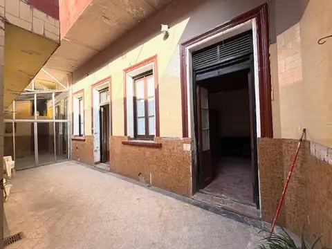 TIPO CASA 4  AMBIENTES C/ TERRAZA Y PATIO