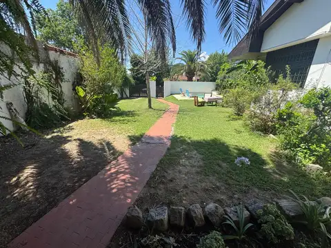 Casa en Alquiler Temporal con 2 cocheras