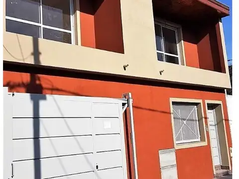 OPORTUNIDAD! DEPTO TIPO CASA! 2 AMB C/PATIO EN BANFIELD