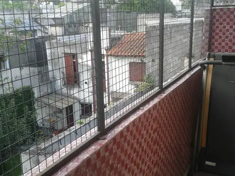 DOS AMBIENTES CON BALCON -BAJAS EXPENSAS