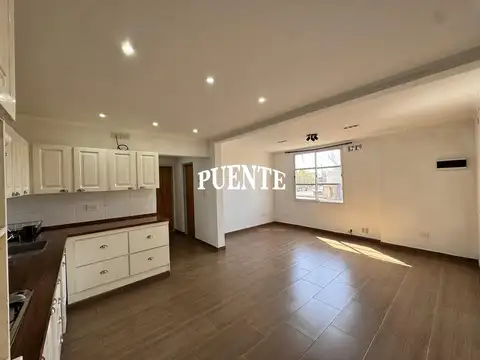 Depto Tipo Casa en Alquiler de 3 ambientes