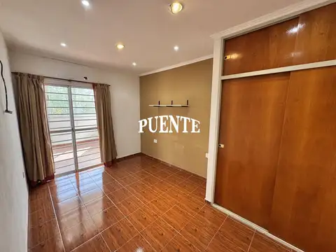 Depto Tipo Casa en Alquiler en Banfield, $ 800.000