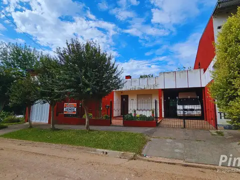 Paso de los Andes (e/ 9 de Julio y Alvear)