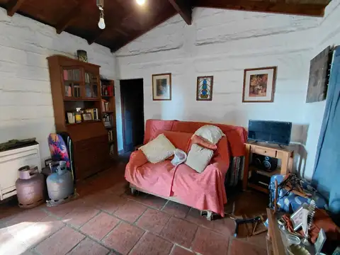 Casa 2 ambientes con 1 baño