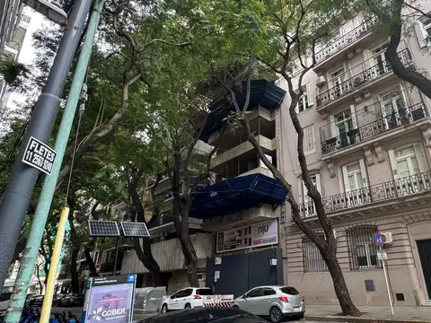 Al frente. Categoría y diseño, cercano a la Biblioteca nacional