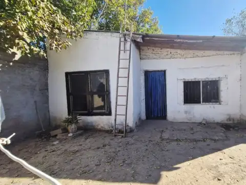 Casa 3 ambientes con 1 baño
