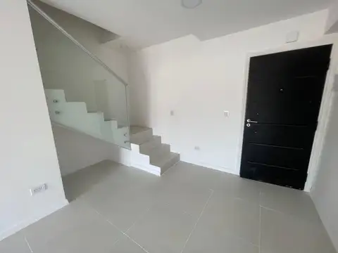 VENTA  DPTO DUPLEX 3 AMB  NUEVOS LOMAS DEL MIRADOR