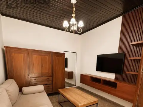 VENTA - CASA 3 AMBIENTES CON AMPLIO FONDO Y PARRILLA - LANÚS