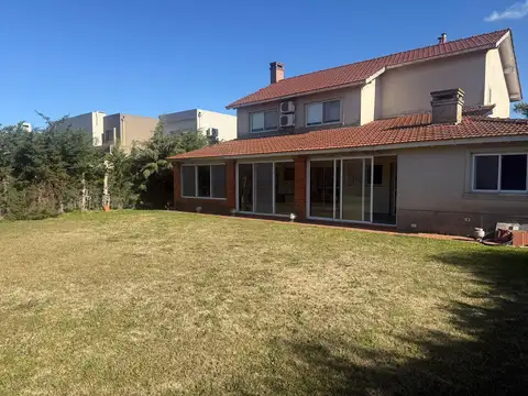 Casa en Alquiler al Noreste